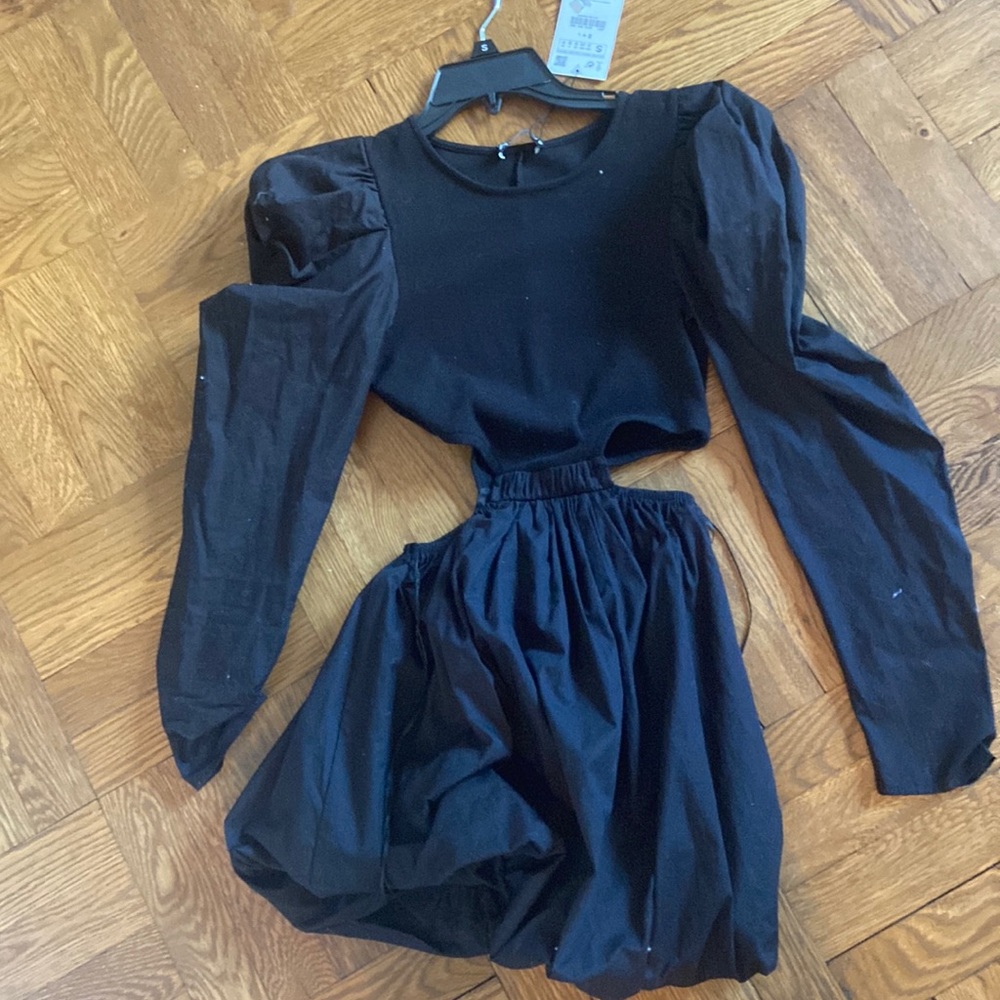 Zara dress never worn just  fuzz